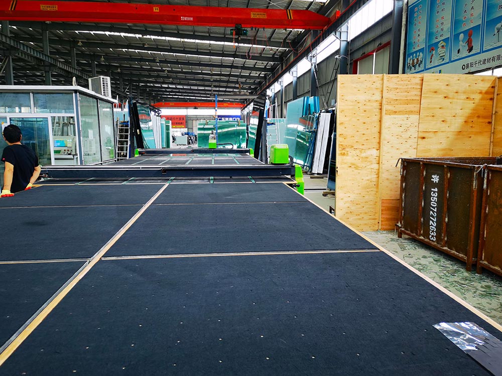 司杨千代玻璃切割机 司杨千代玻璃切割机